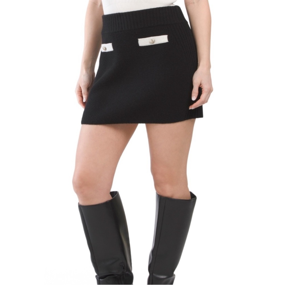 NONAME Black Ribbed Cashmere Mini Skirt with Faux Pocket Detail